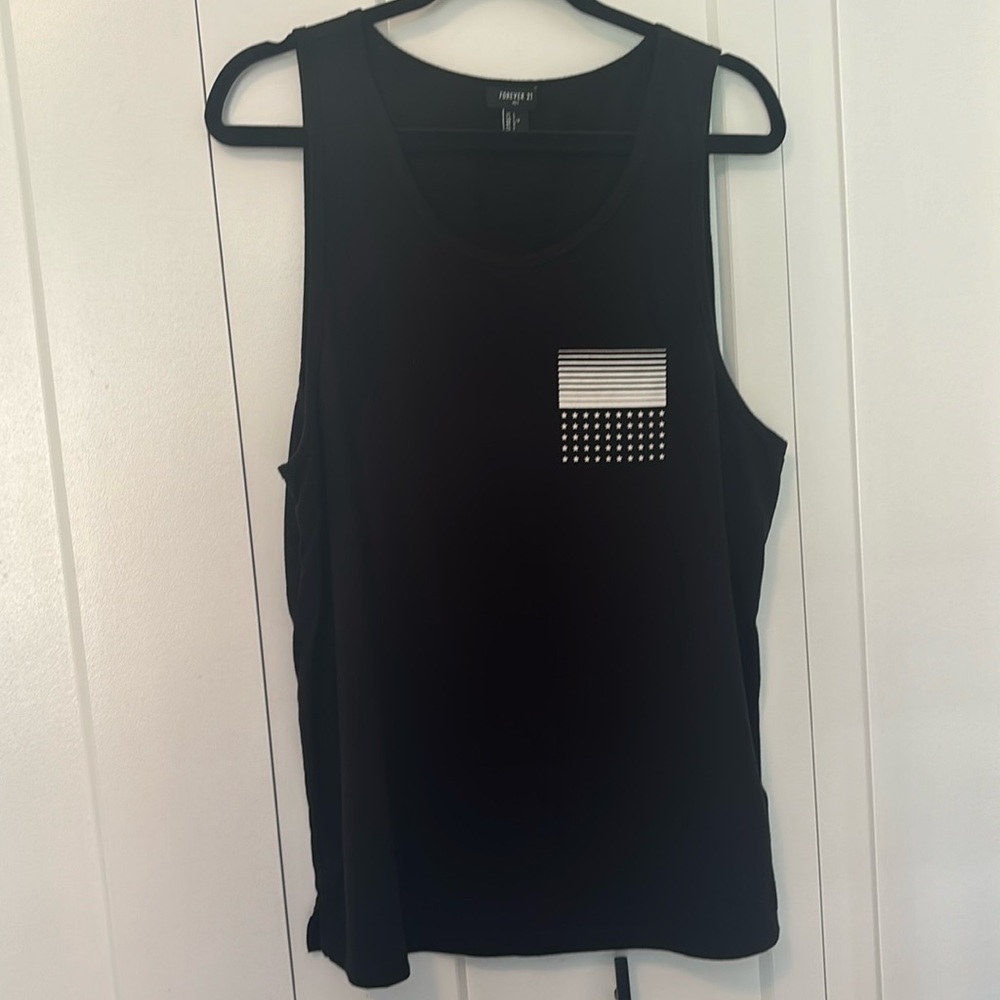 ✨ANY 2 FOR 15 ANY 3 FOR 20✨- Men's Forever 21 Graphic Tank